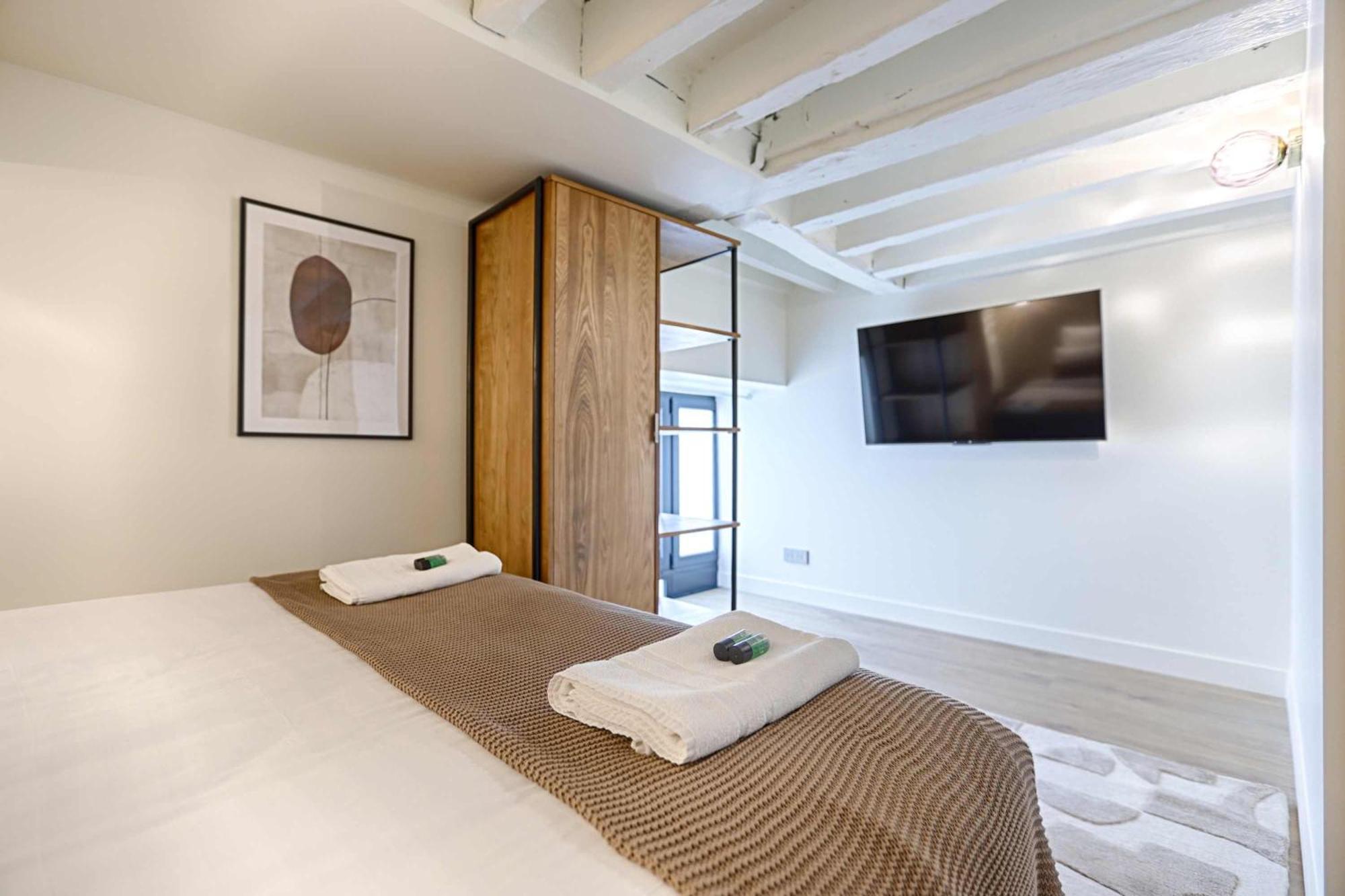 - Roquette - Marais Apartment