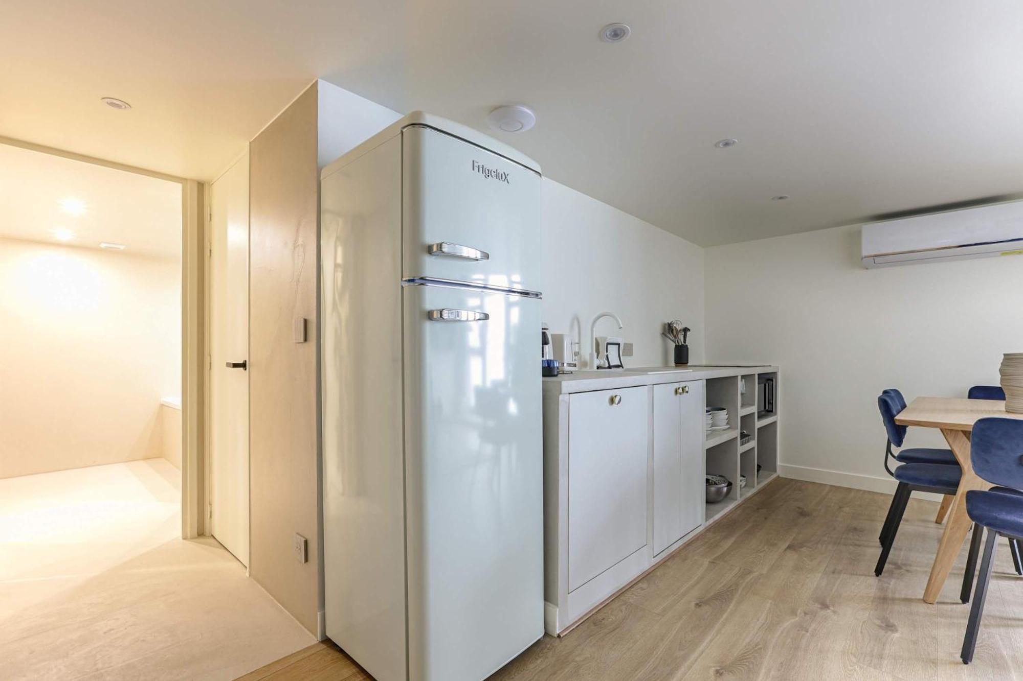 Apartment - Roquette - Marais