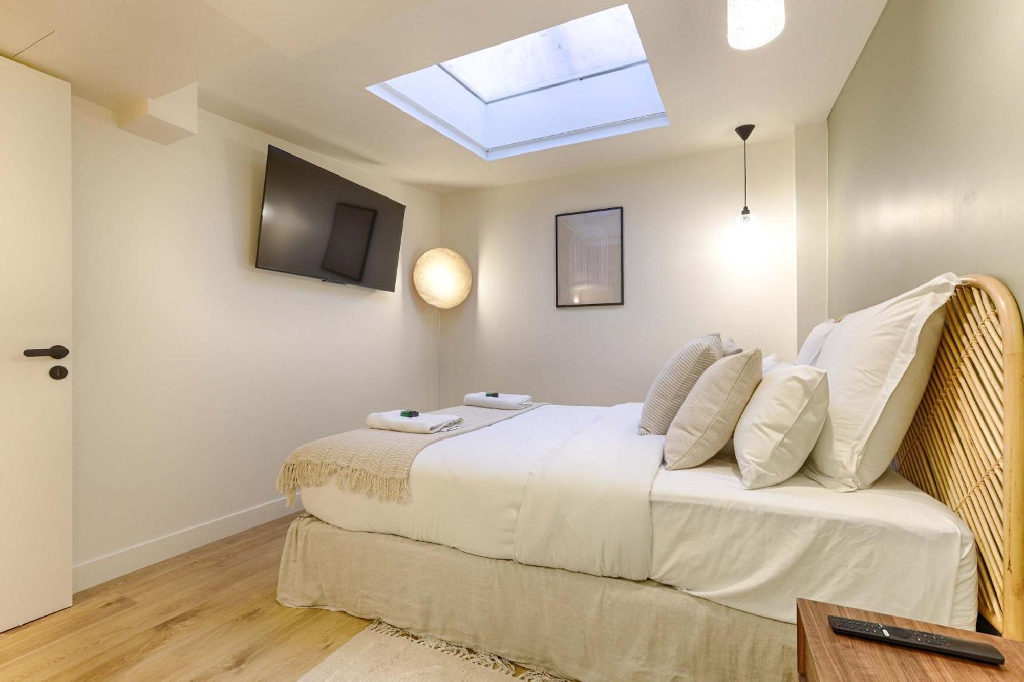 - Roquette - Marais Apartment