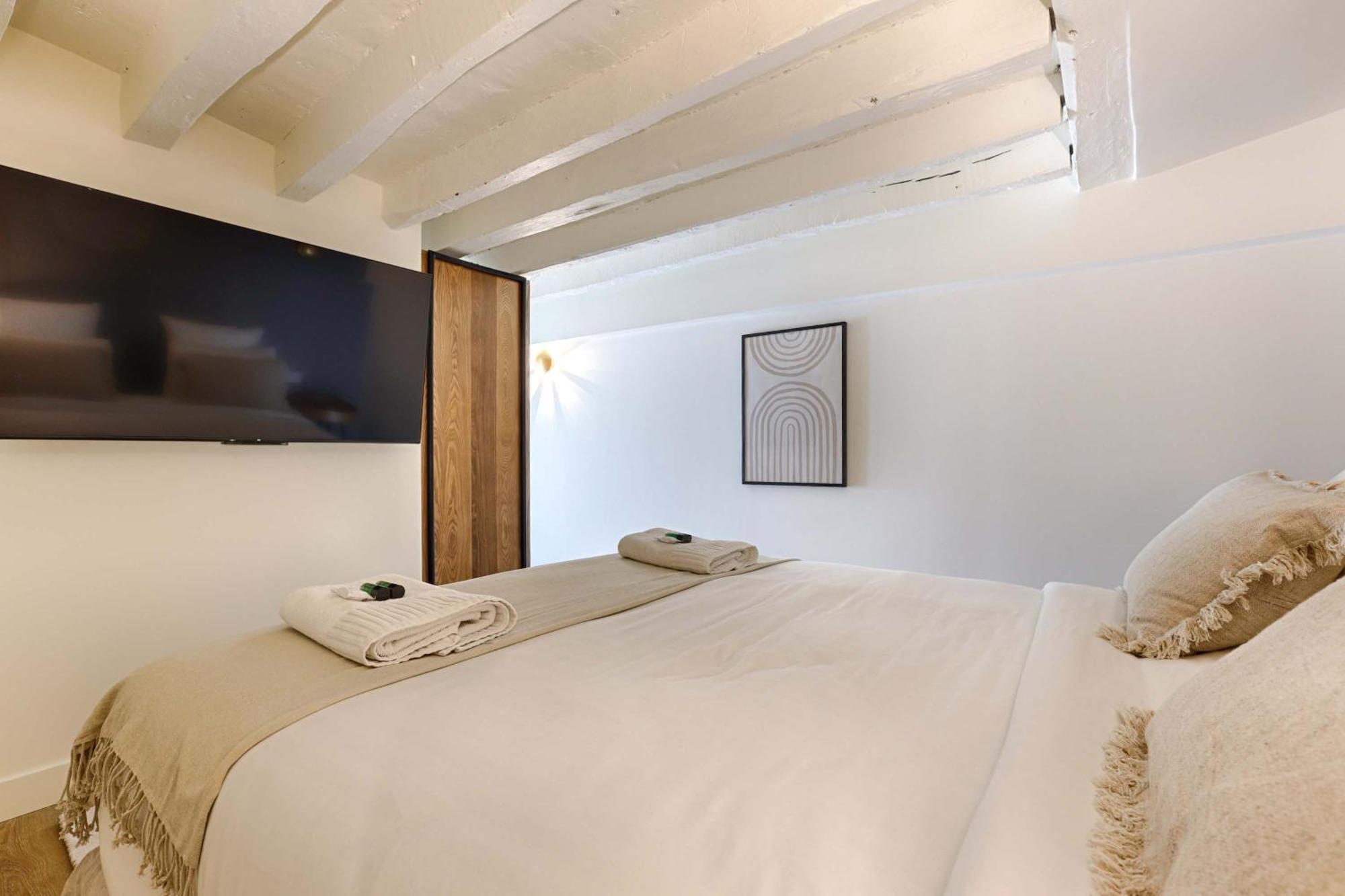 - Roquette - Marais Apartment *