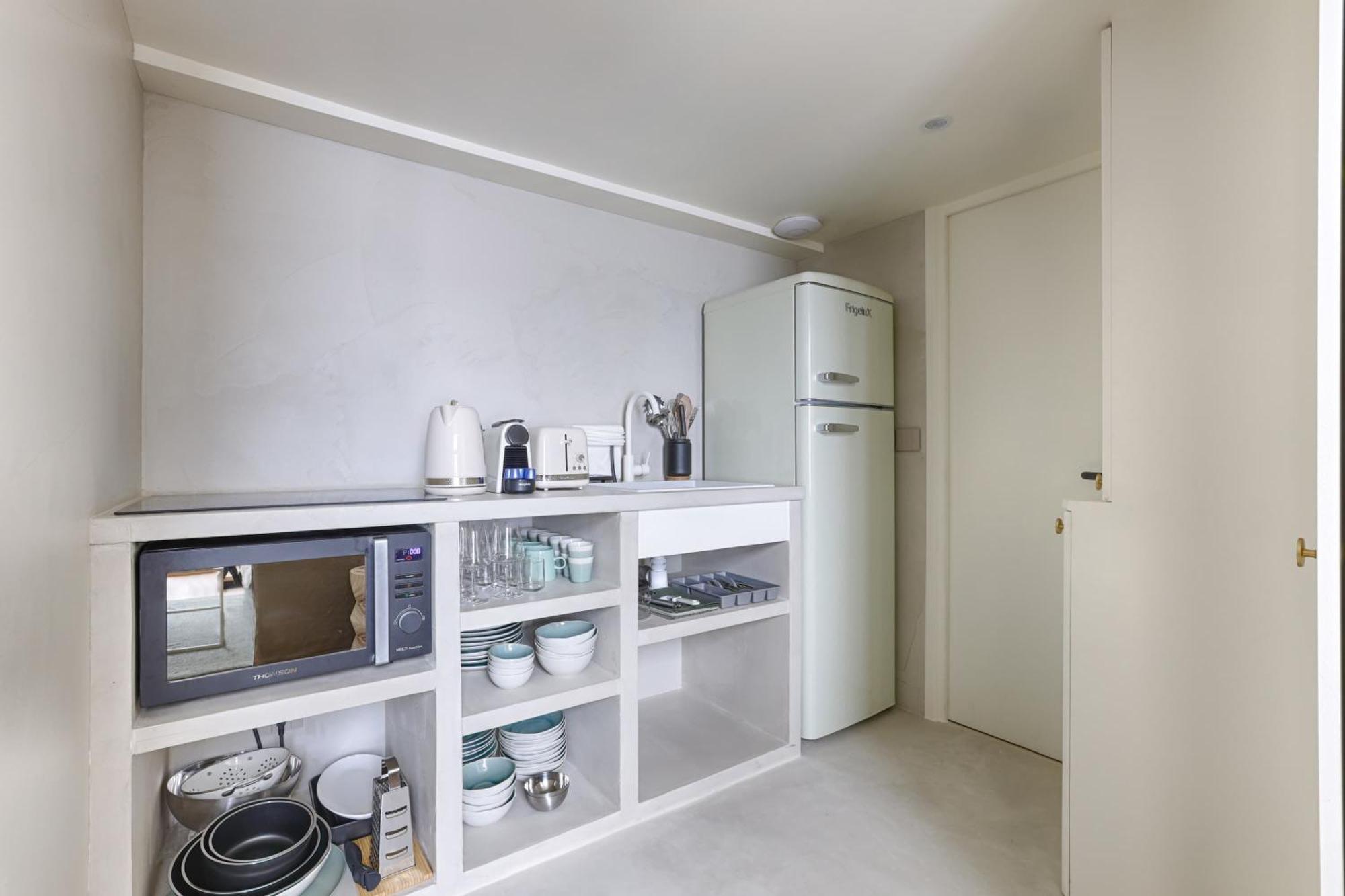 - Roquette - Marais Apartment Paris