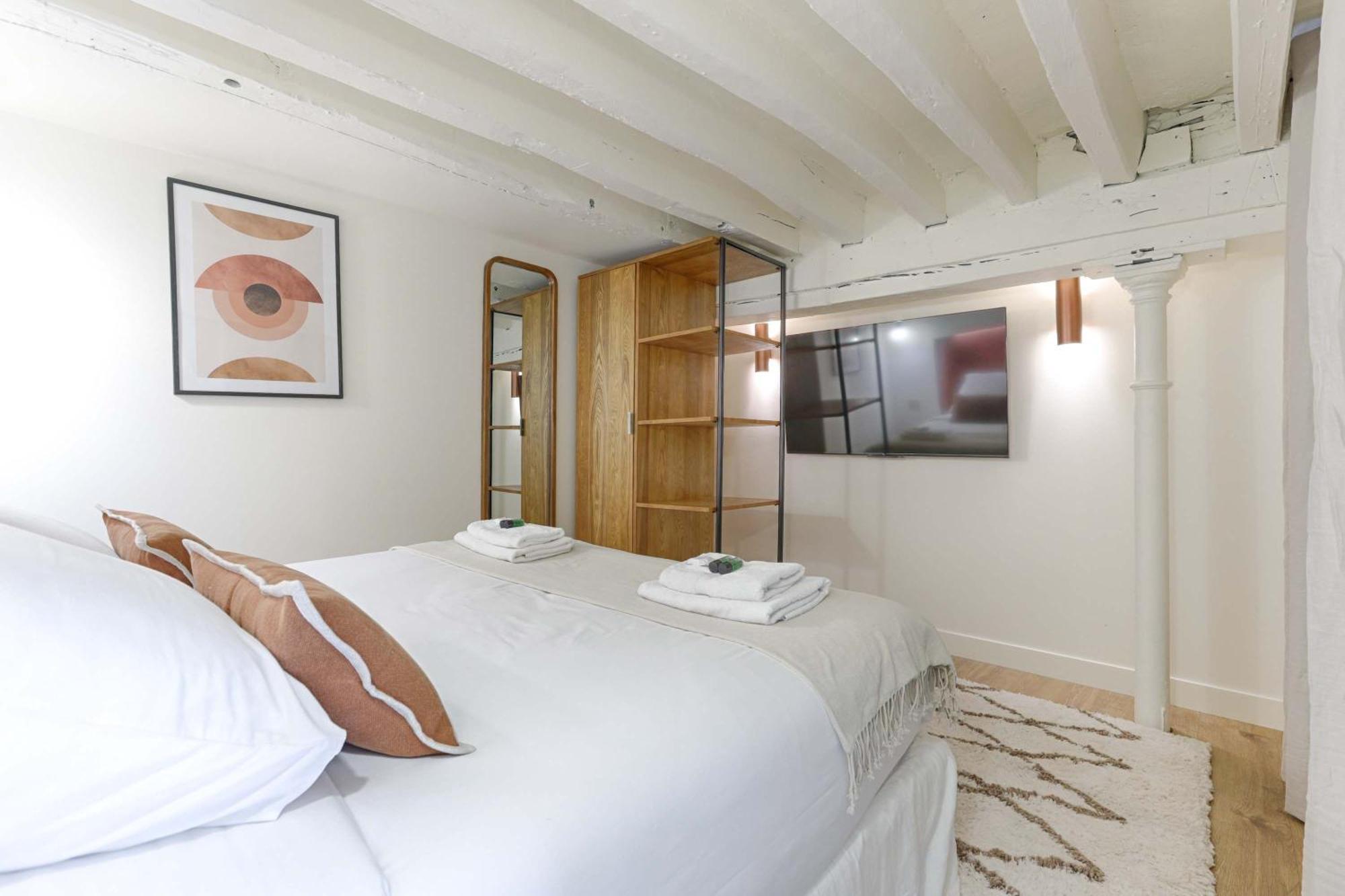 - Roquette - Marais Apartment *